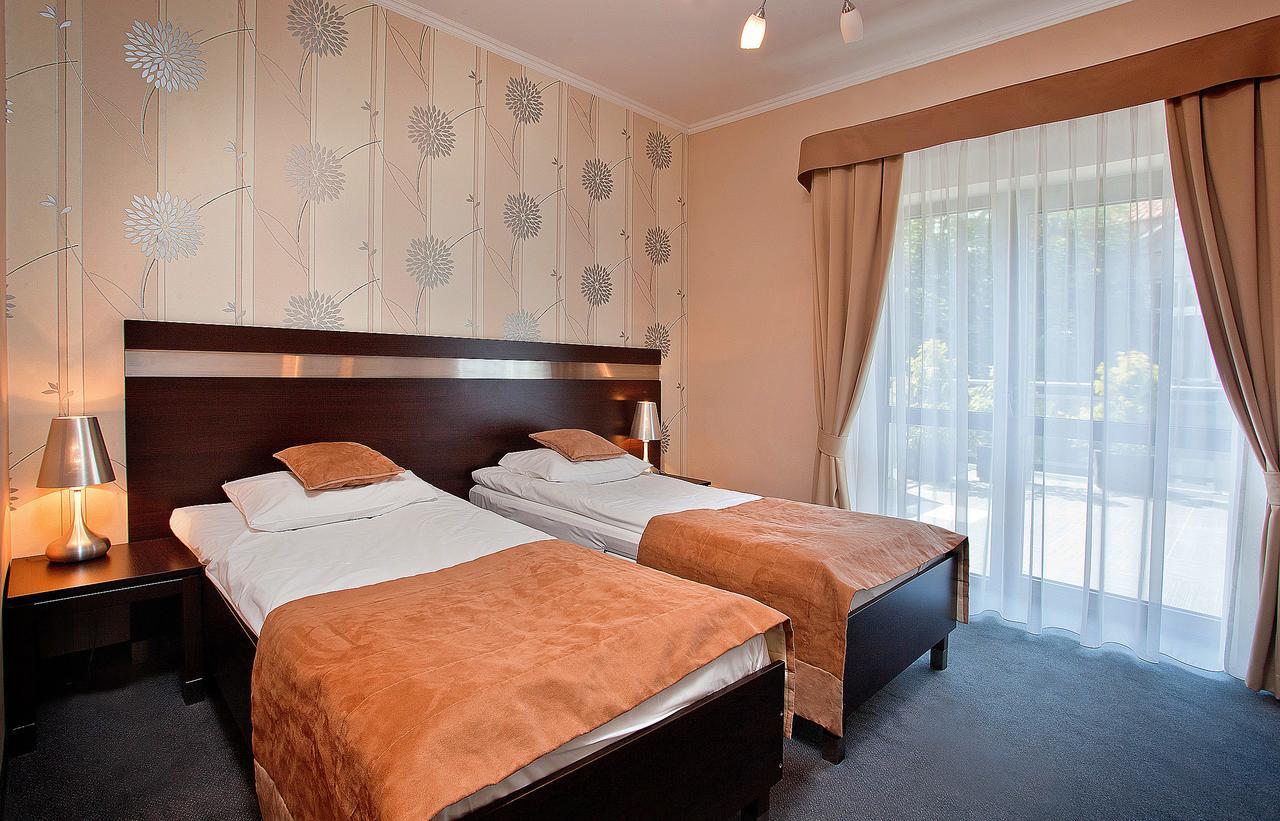 Hotel Restauracja Teczowa ลูบาน ภายนอก รูปภาพ
