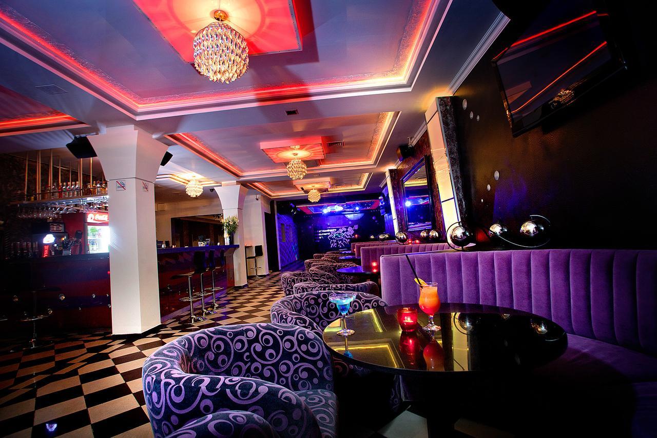 Hotel Restauracja Teczowa ลูบาน ภายนอก รูปภาพ
