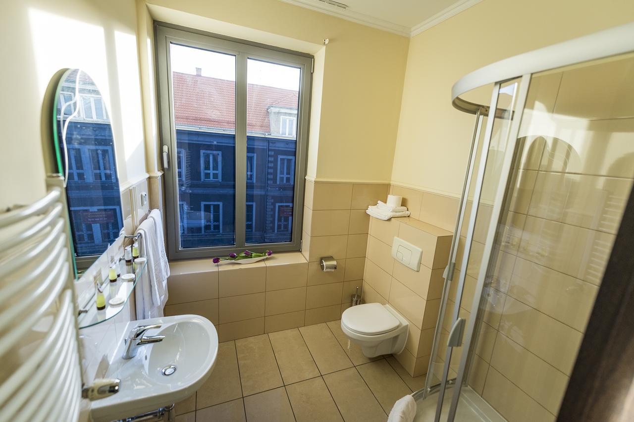 Hotel Restauracja Teczowa ลูบาน ภายนอก รูปภาพ