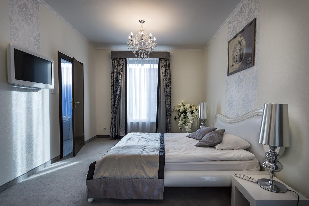 Hotel Restauracja Teczowa ลูบาน ภายนอก รูปภาพ