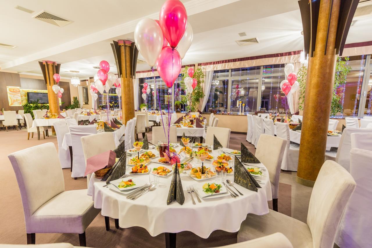 Hotel Restauracja Teczowa ลูบาน ภายนอก รูปภาพ