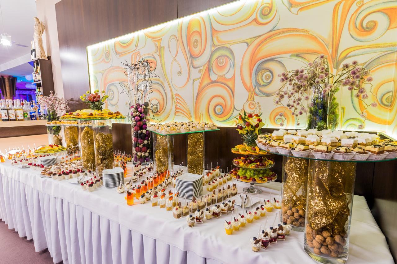 Hotel Restauracja Teczowa ลูบาน ภายนอก รูปภาพ