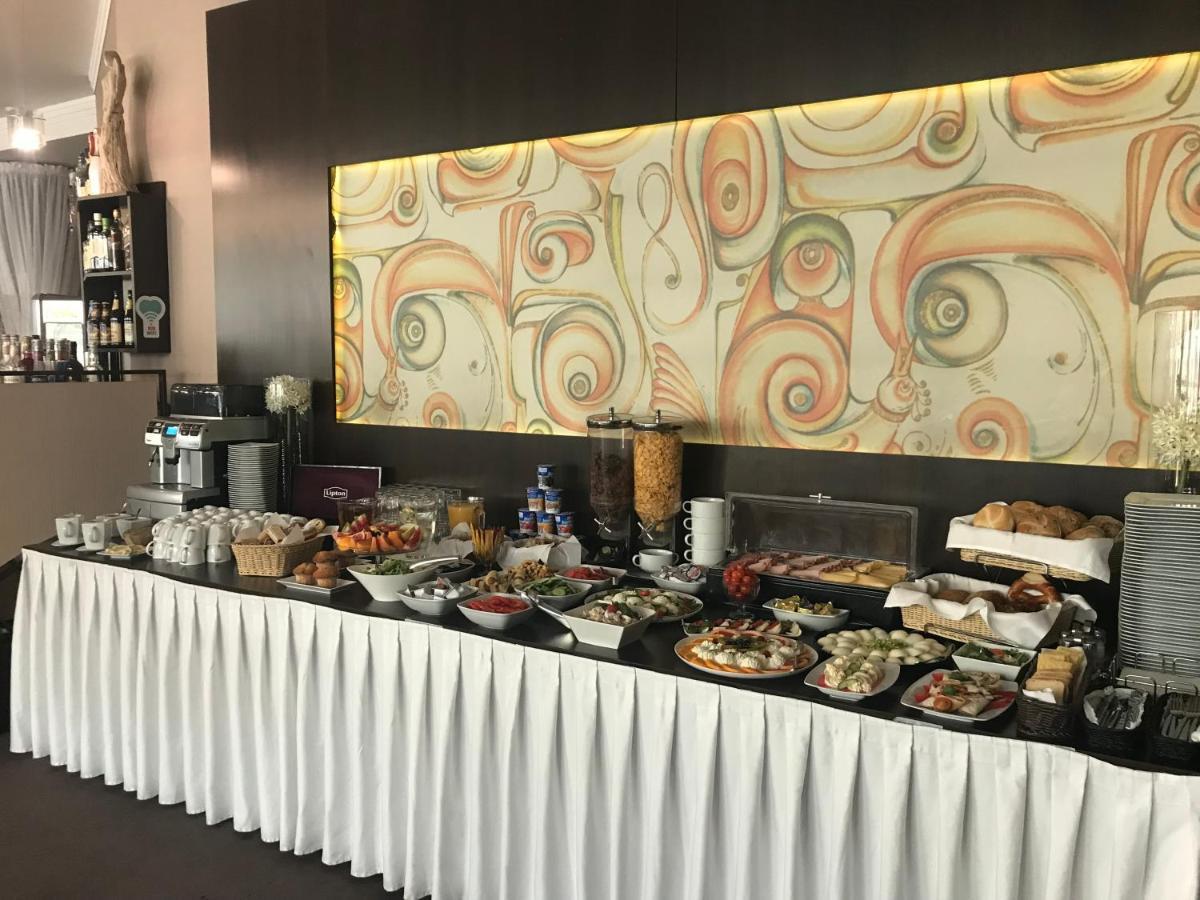 Hotel Restauracja Teczowa ลูบาน ภายนอก รูปภาพ